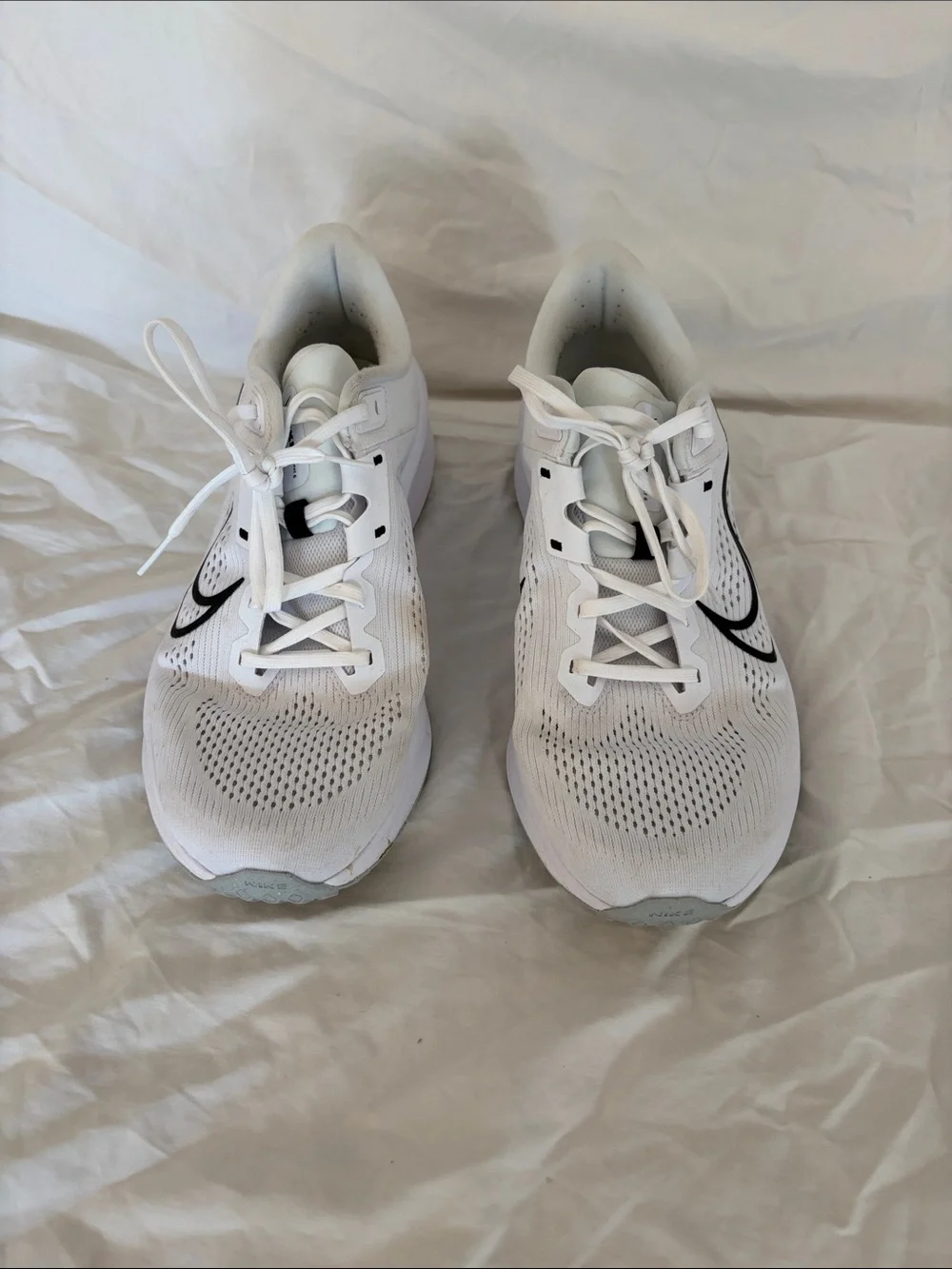 Nike White and Black Mesh Running Sneakers